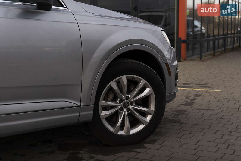 Внедорожник / Кроссовер Audi Q7 2016 в Ужгороде