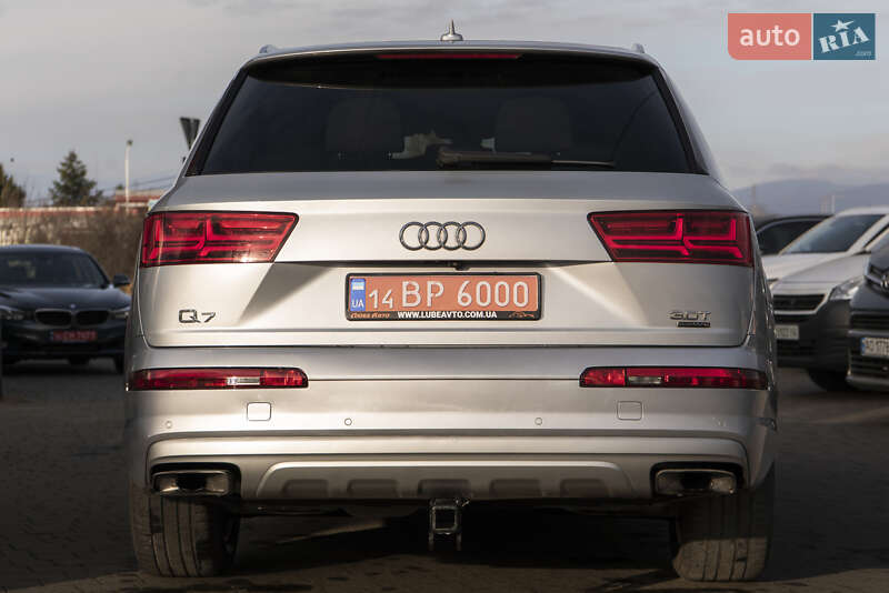 Внедорожник / Кроссовер Audi Q7 2016 в Ужгороде