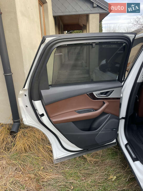 Позашляховик / Кросовер Audi Q7 2019 в Рава-Руській