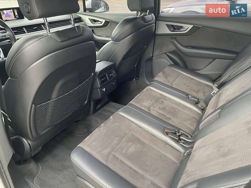 Внедорожник / Кроссовер Audi Q7 2017 в Днепре фото 16 Внедорожник / Кроссовер Audi Q7 2017 в Днепре