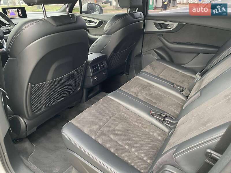 Внедорожник / Кроссовер Audi Q7 2017 в Днепре фото 17 Внедорожник / Кроссовер Audi Q7 2017 в Днепре