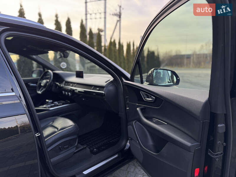 Внедорожник / Кроссовер Audi Q7 2017 в Надворной