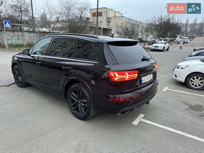 Внедорожник / Кроссовер Audi Q7 2017 в Киеве