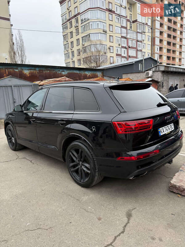 Внедорожник / Кроссовер Audi Q7 2017 в Киеве
