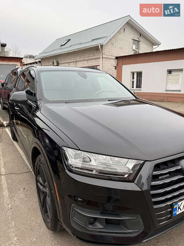 Внедорожник / Кроссовер Audi Q7 2017 в Киеве