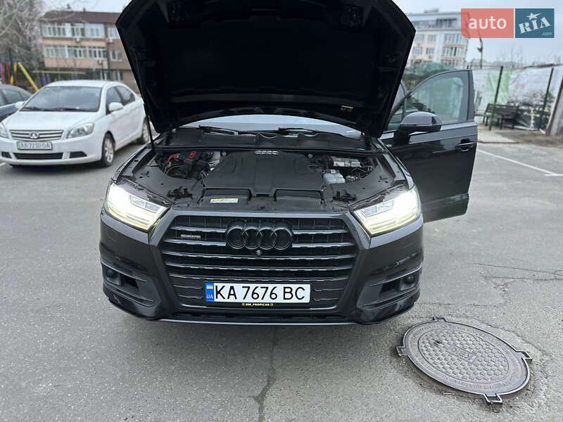 Внедорожник / Кроссовер Audi Q7 2017 в Киеве