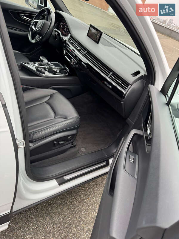 Внедорожник / Кроссовер Audi Q7 2018 в Киеве фото 20 Внедорожник / Кроссовер Audi Q7 2018 в Киеве