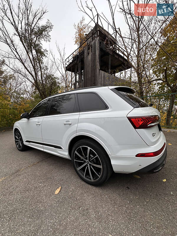 Внедорожник / Кроссовер Audi Q7 2020 в Киеве фото 14 Внедорожник / Кроссовер Audi Q7 2020 в Киеве