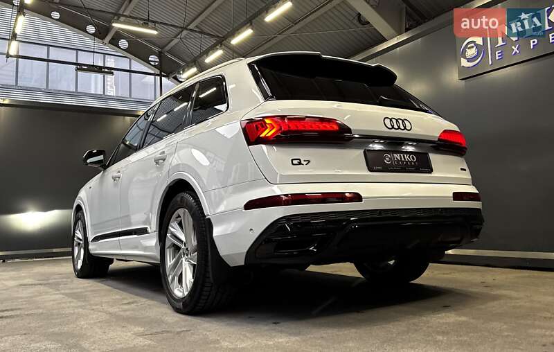Внедорожник / Кроссовер Audi Q7 2022 в Киеве