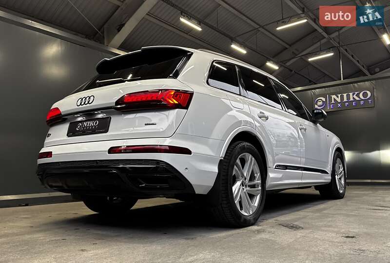 Внедорожник / Кроссовер Audi Q7 2022 в Киеве