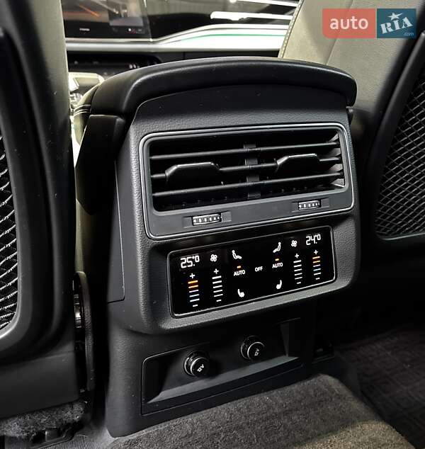 Внедорожник / Кроссовер Audi Q7 2022 в Киеве