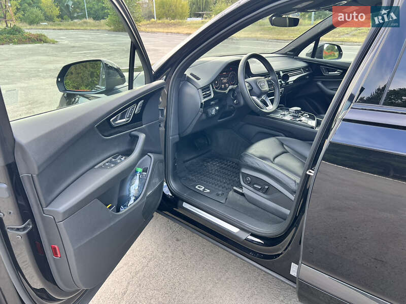 Позашляховик / Кросовер Audi Q7 2019 в Києві