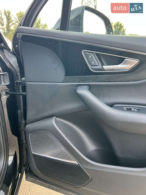 Позашляховик / Кросовер Audi Q7 2019 в Києві