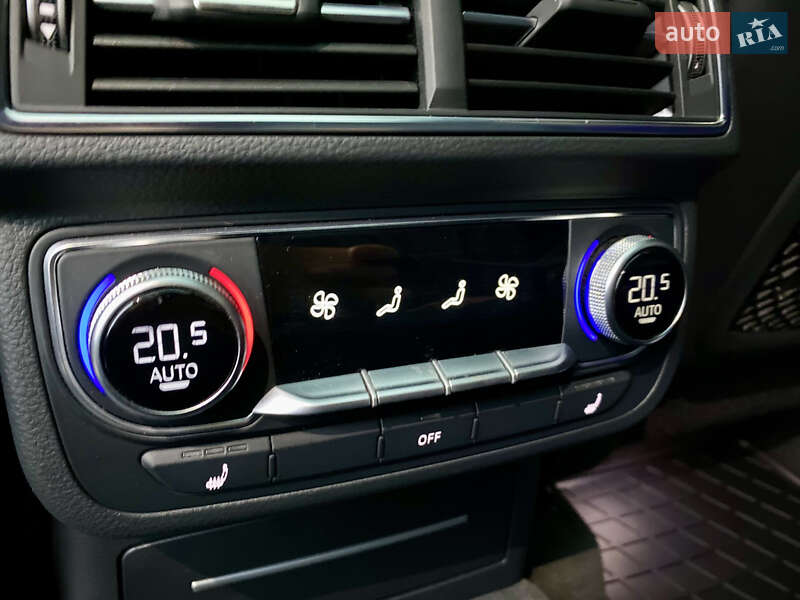 Внедорожник / Кроссовер Audi Q7 2016 в Соленом