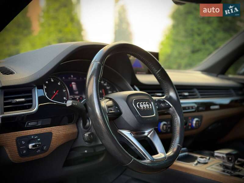 Внедорожник / Кроссовер Audi Q7 2017 в Киеве