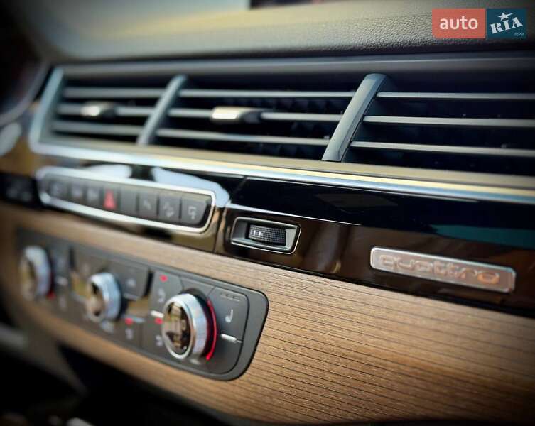 Внедорожник / Кроссовер Audi Q7 2017 в Киеве