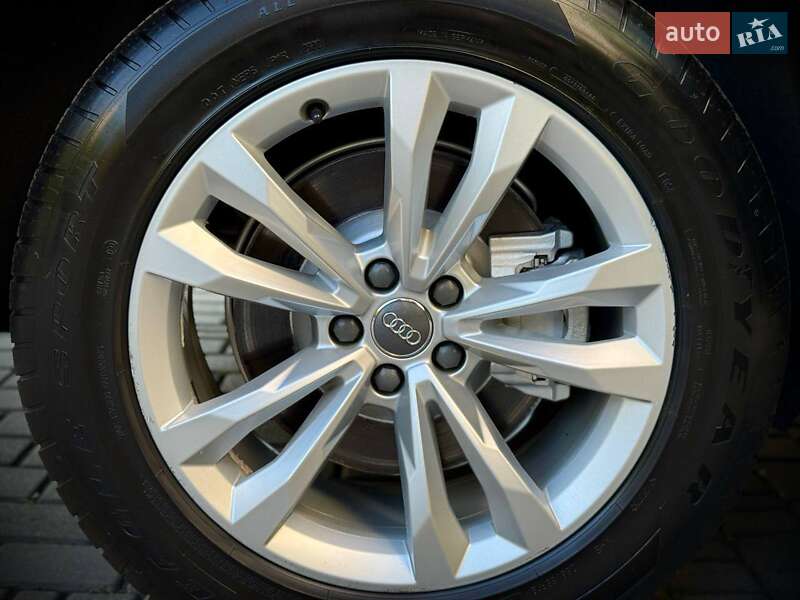 Внедорожник / Кроссовер Audi Q7 2017 в Киеве