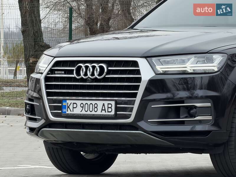 Внедорожник / Кроссовер Audi Q7 2018 в Запорожье
