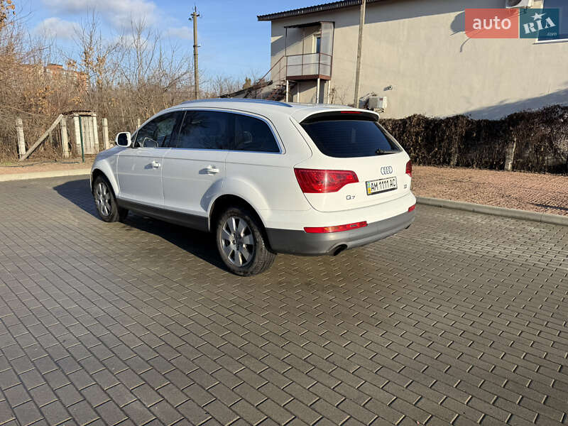 Внедорожник / Кроссовер Audi Q7 2011 в Житомире