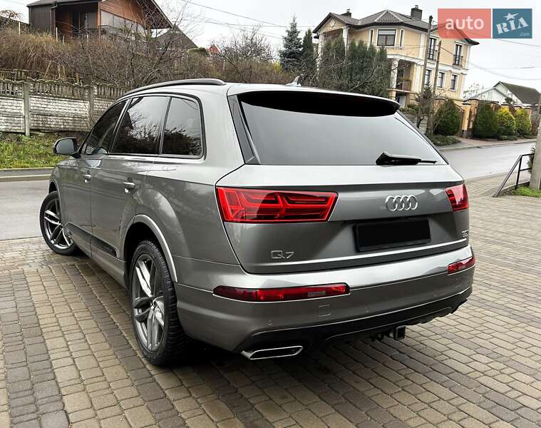Внедорожник / Кроссовер Audi Q7 2017 в Киеве