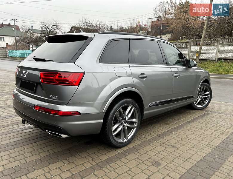 Внедорожник / Кроссовер Audi Q7 2017 в Киеве