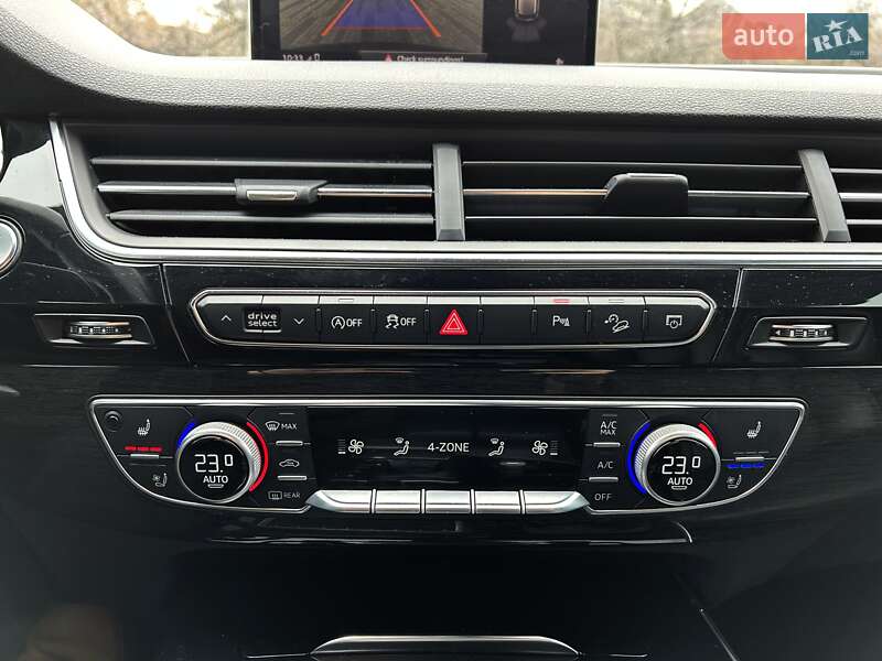 Внедорожник / Кроссовер Audi Q7 2017 в Киеве