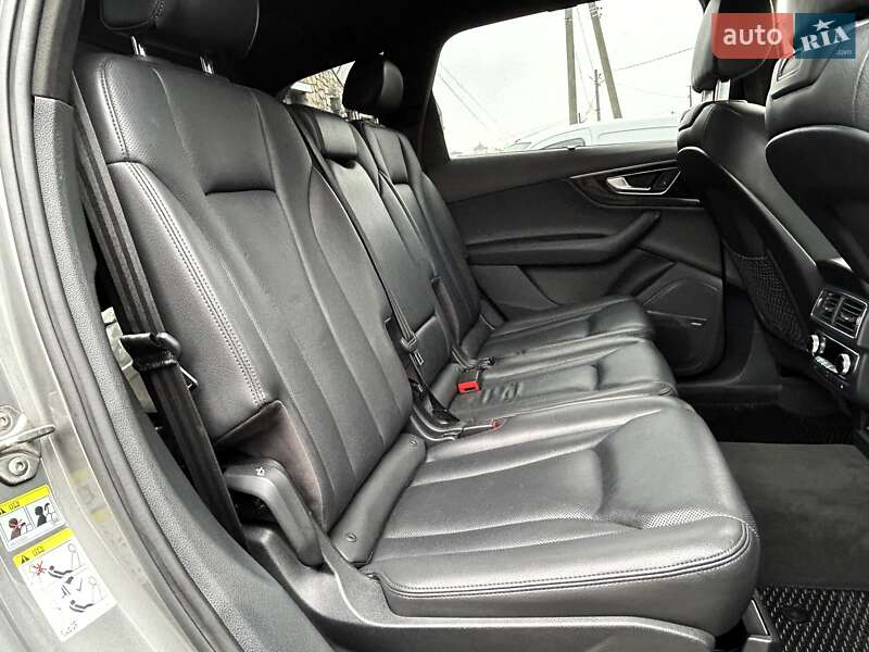 Внедорожник / Кроссовер Audi Q7 2017 в Киеве