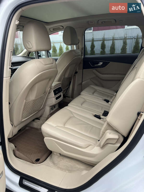 Внедорожник / Кроссовер Audi Q7 2017 в Луцке