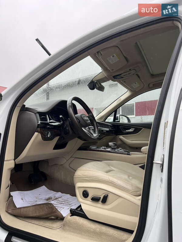 Внедорожник / Кроссовер Audi Q7 2017 в Луцке