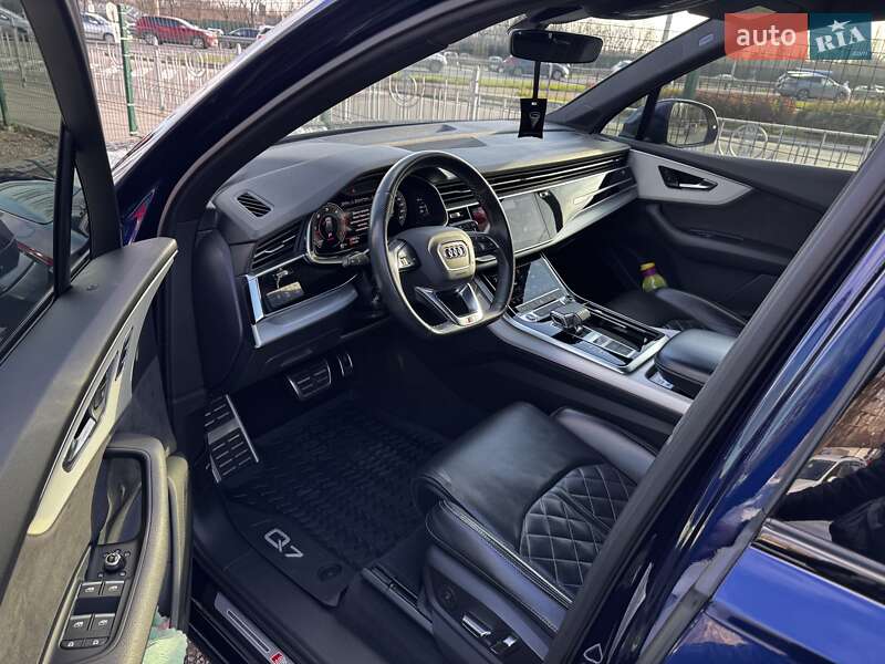 Внедорожник / Кроссовер Audi Q7 2021 в Киеве