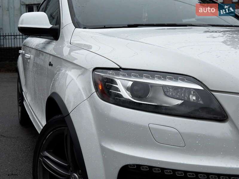 Позашляховик / Кросовер Audi Q7 2015 в Києві