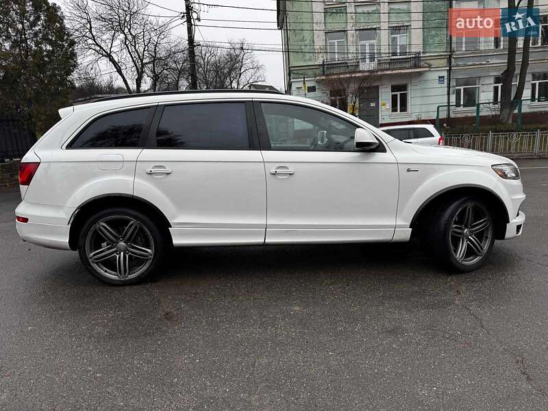 Позашляховик / Кросовер Audi Q7 2015 в Києві