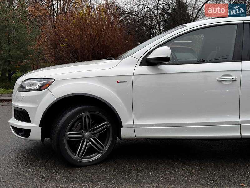 Позашляховик / Кросовер Audi Q7 2015 в Києві