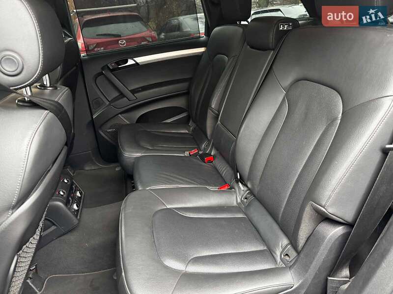 Позашляховик / Кросовер Audi Q7 2015 в Києві