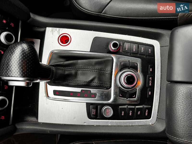 Позашляховик / Кросовер Audi Q7 2015 в Києві