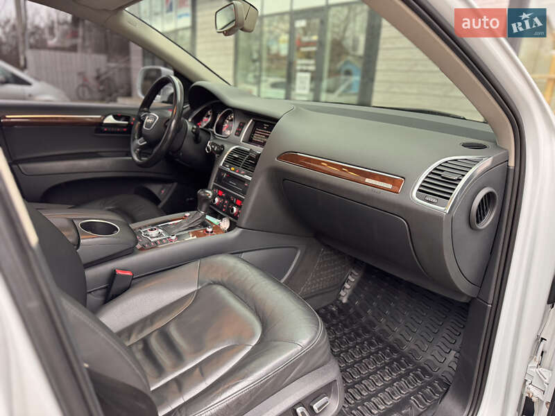 Внедорожник / Кроссовер Audi Q7 2012 в Одессе