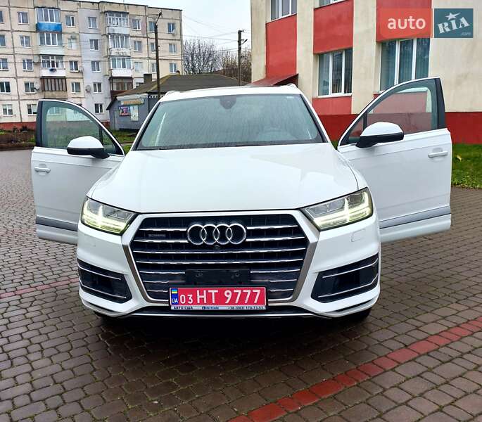 Внедорожник / Кроссовер Audi Q7 2018 в Дубно