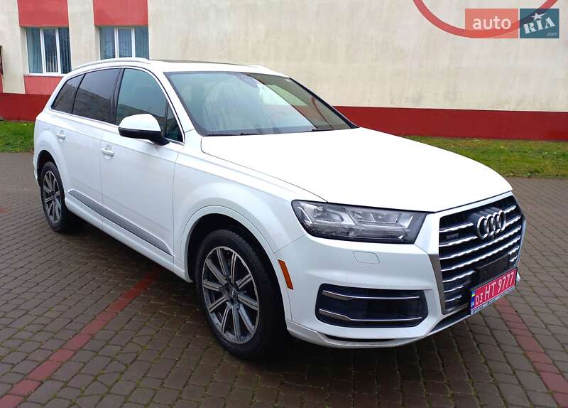 Внедорожник / Кроссовер Audi Q7 2018 в Дубно