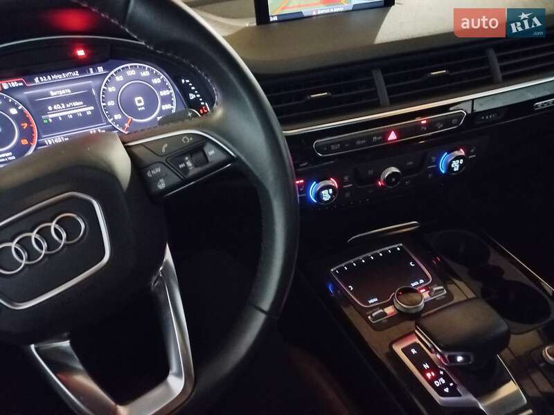 Внедорожник / Кроссовер Audi Q7 2018 в Дубно