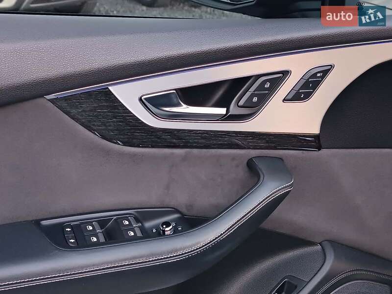 Внедорожник / Кроссовер Audi Q7 2015 в Львове