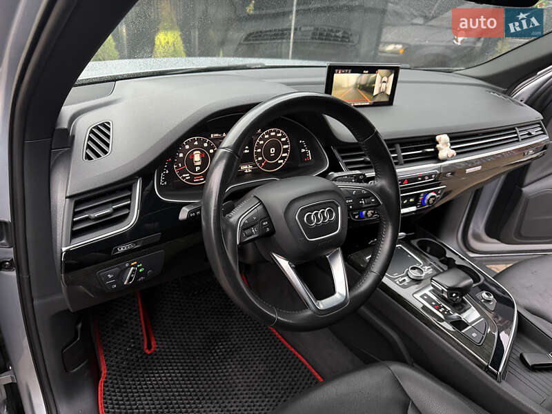 Внедорожник / Кроссовер Audi Q7 2016 в Киеве