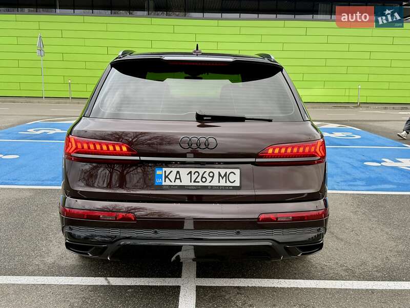 Внедорожник / Кроссовер Audi Q7 2022 в Киеве