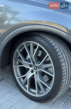 Внедорожник / Кроссовер Audi Q7 2021 в Киеве