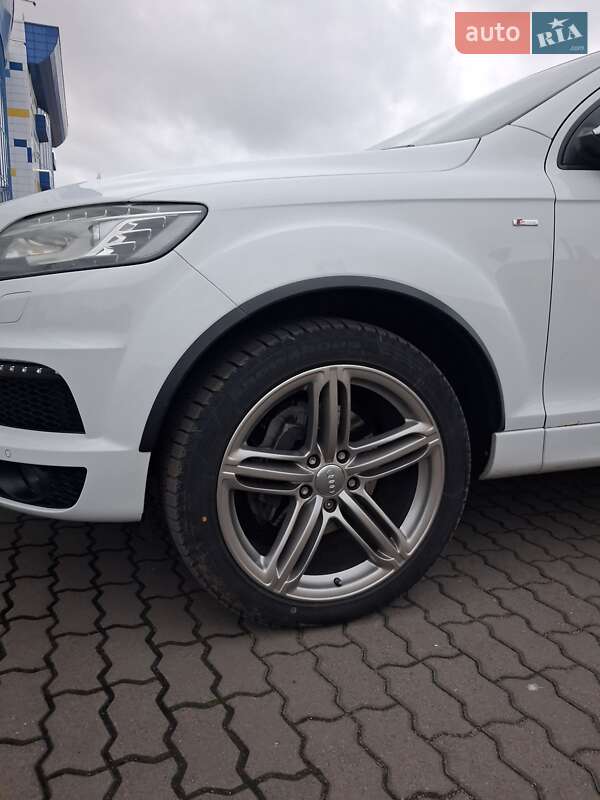 Внедорожник / Кроссовер Audi Q7 2014 в Хмельницком