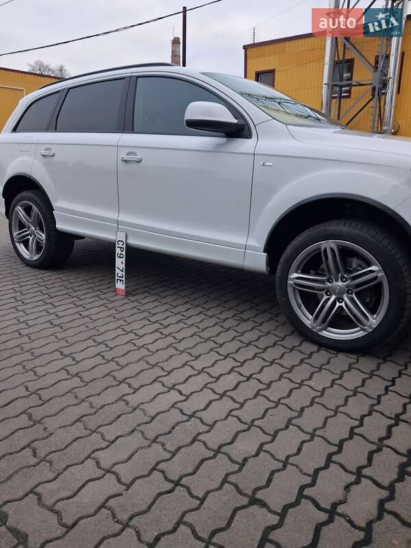 Внедорожник / Кроссовер Audi Q7 2014 в Хмельницком
