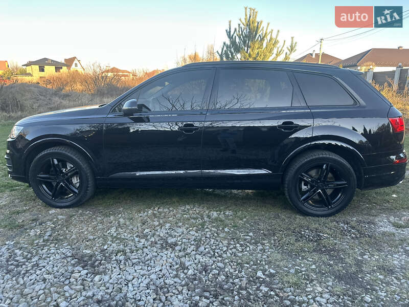 Внедорожник / Кроссовер Audi Q7 2016 в Киеве
