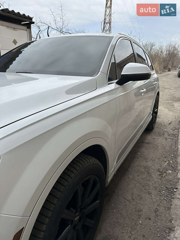 Внедорожник / Кроссовер Audi Q7 2017 в Запорожье