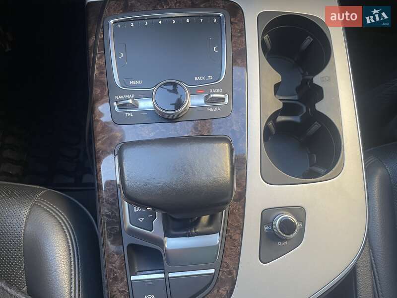 Внедорожник / Кроссовер Audi Q7 2017 в Киеве