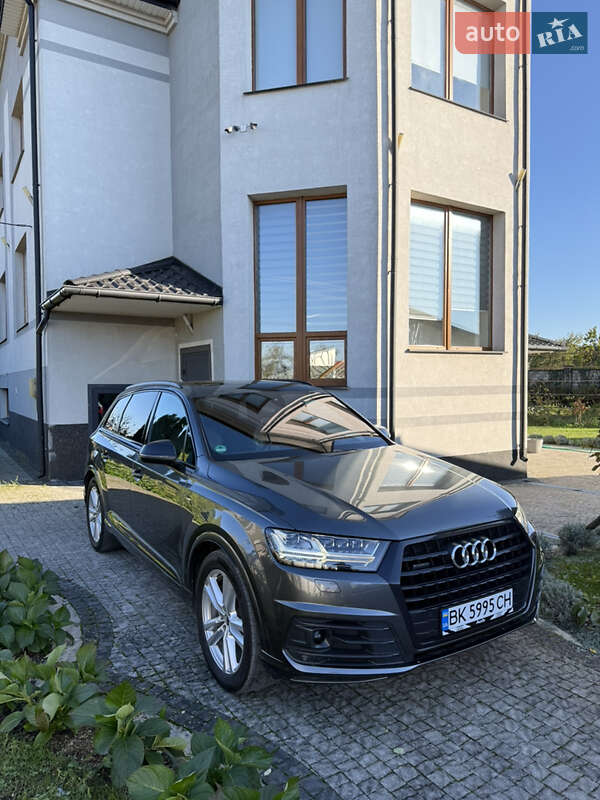 Внедорожник / Кроссовер Audi Q7 2018 в Владимирце