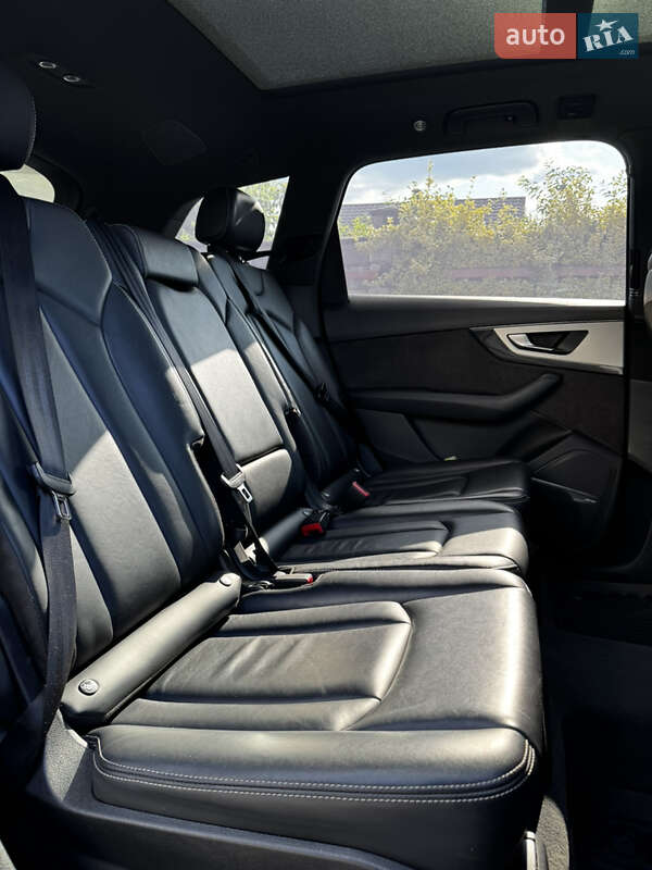 Внедорожник / Кроссовер Audi Q7 2018 в Владимирце